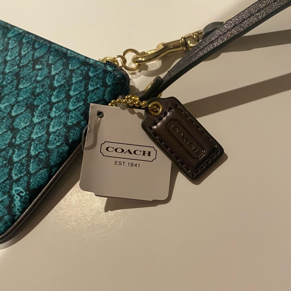 NWT Coach Teal Patterned Wristlet - Picture 3 of 6